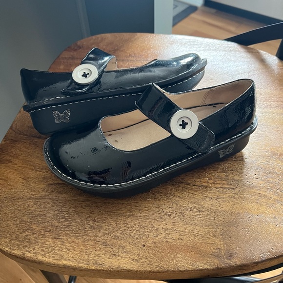 Algeria Mary Jane’s - Picture 6 of 6